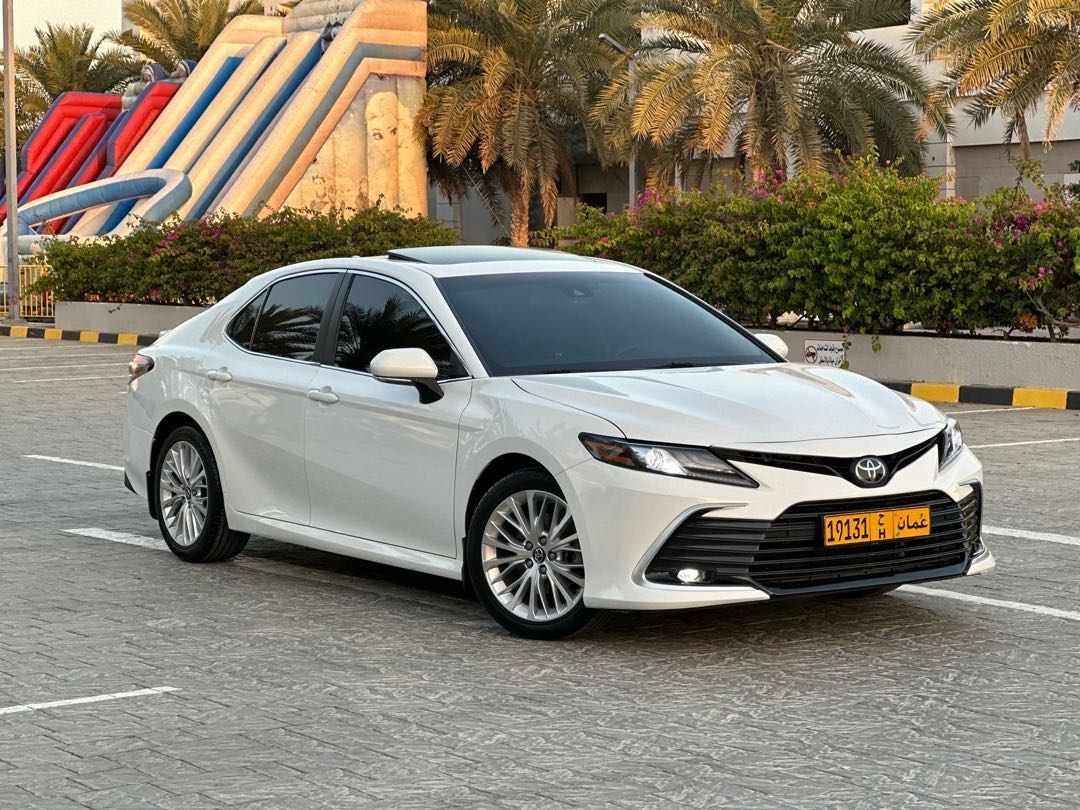 Car Image 2018 TOYOTA CAMRY XLE