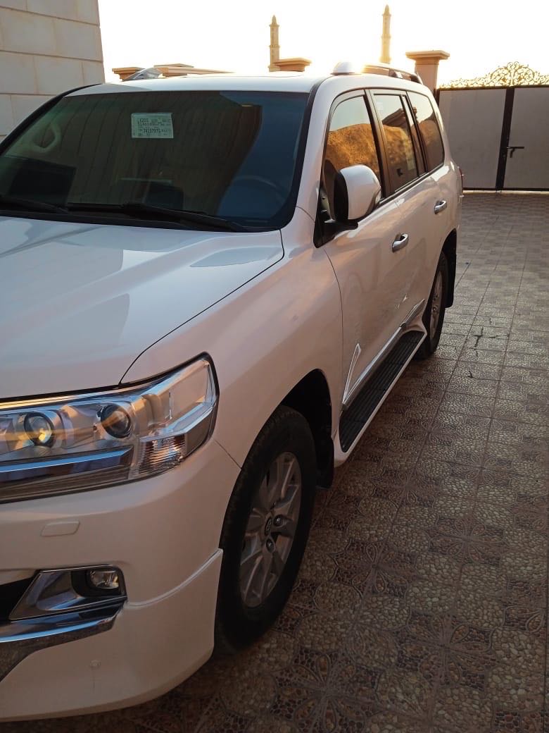 Car Image 2018 TOYOTA LAND CRUISER GX.R