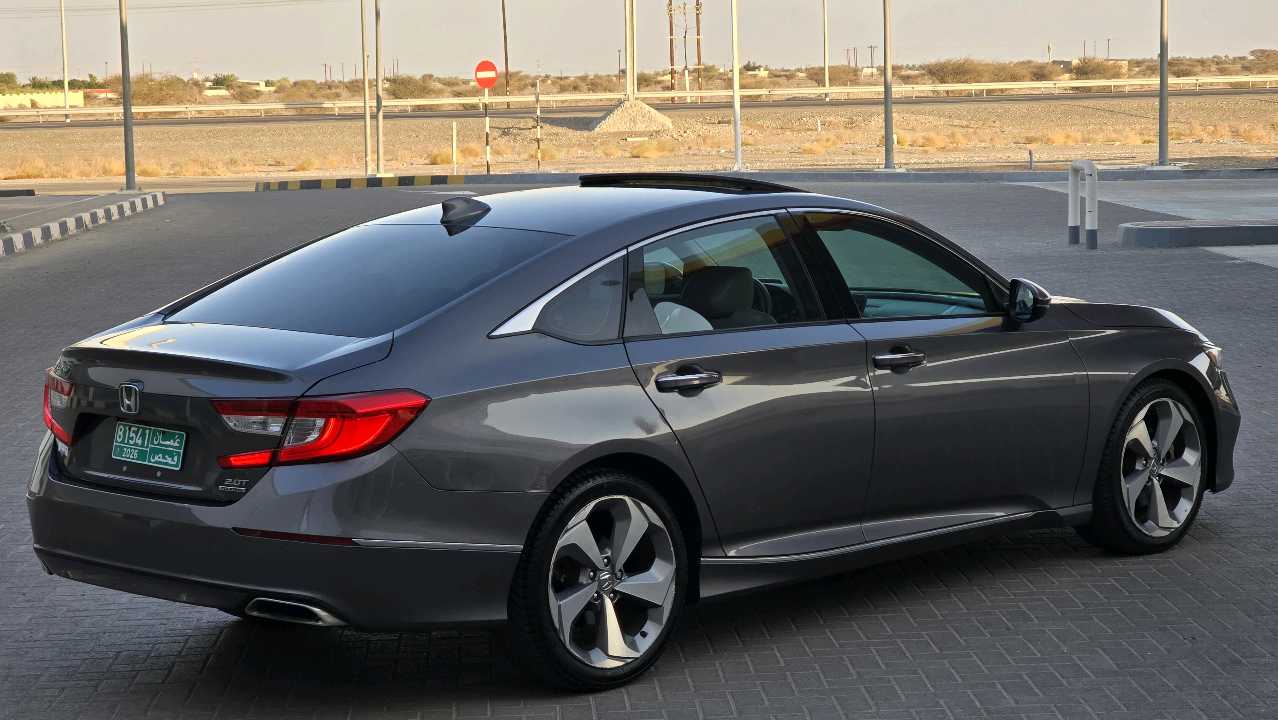 Car Image 2018 HONDA ACCORD TOURING
