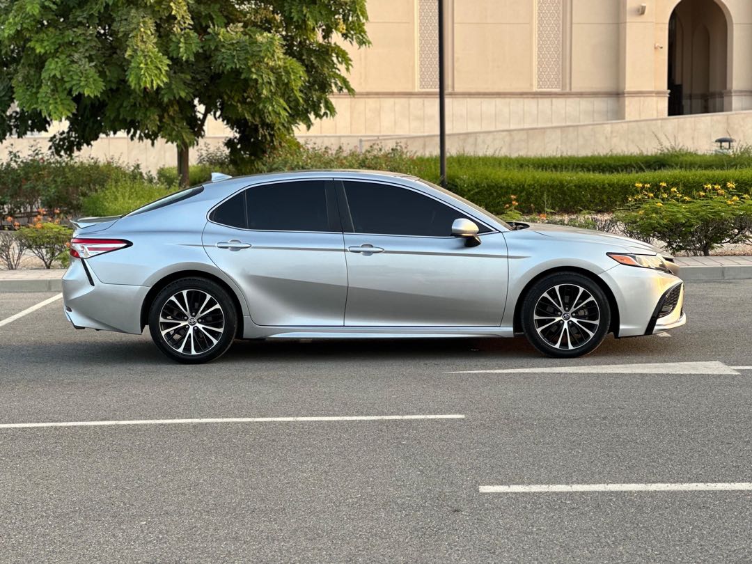 Car Image 2020 TOYOTA CAMRY SE