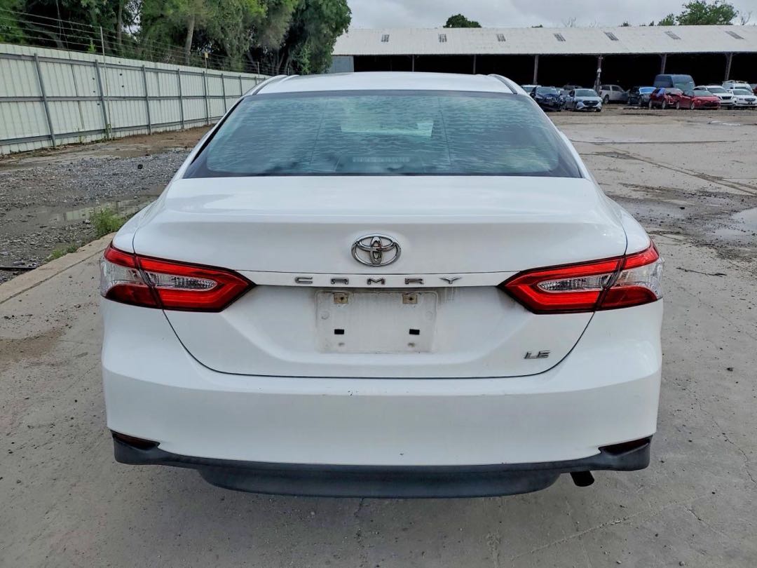 Car Image 2018 TOYOTA CAMRY