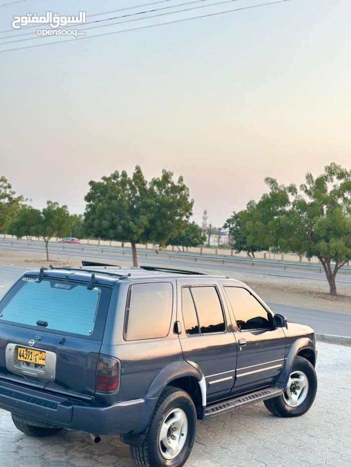 Car Image 1998 NISSAN PATHFINDER SE