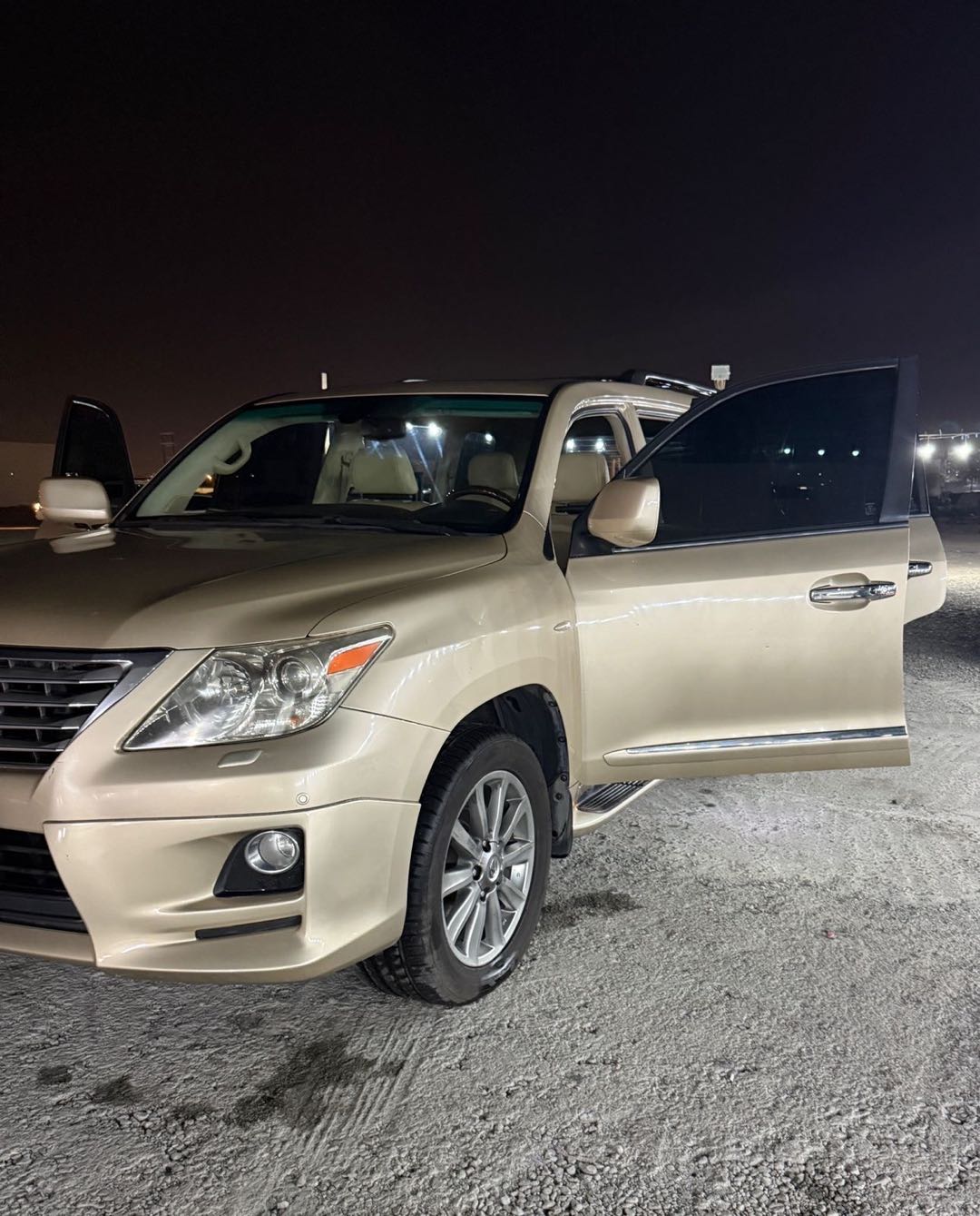 Car Image 2011 LEXUS LX 570