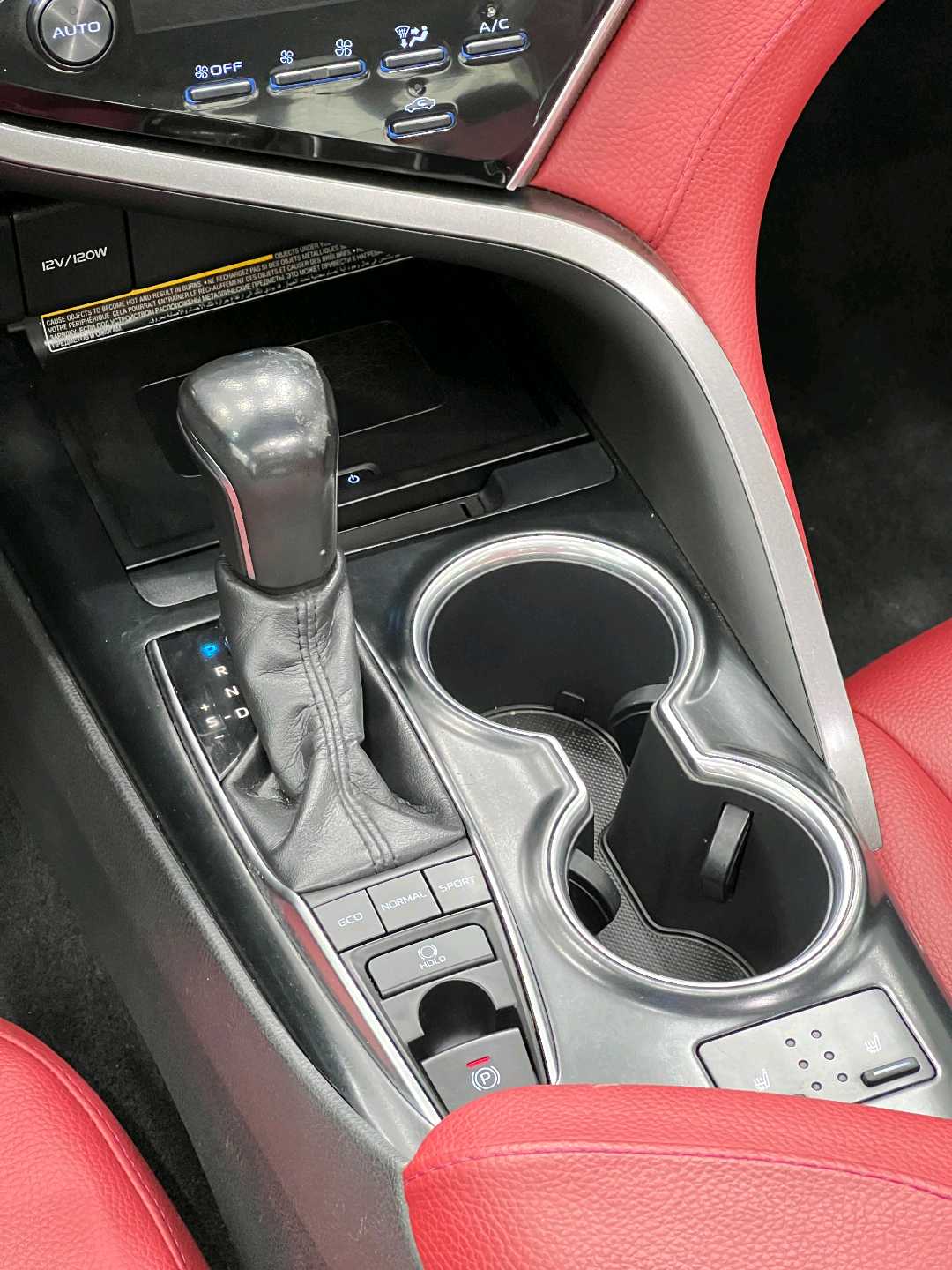 Car Image 2018 TOYOTA CAMRY XSE