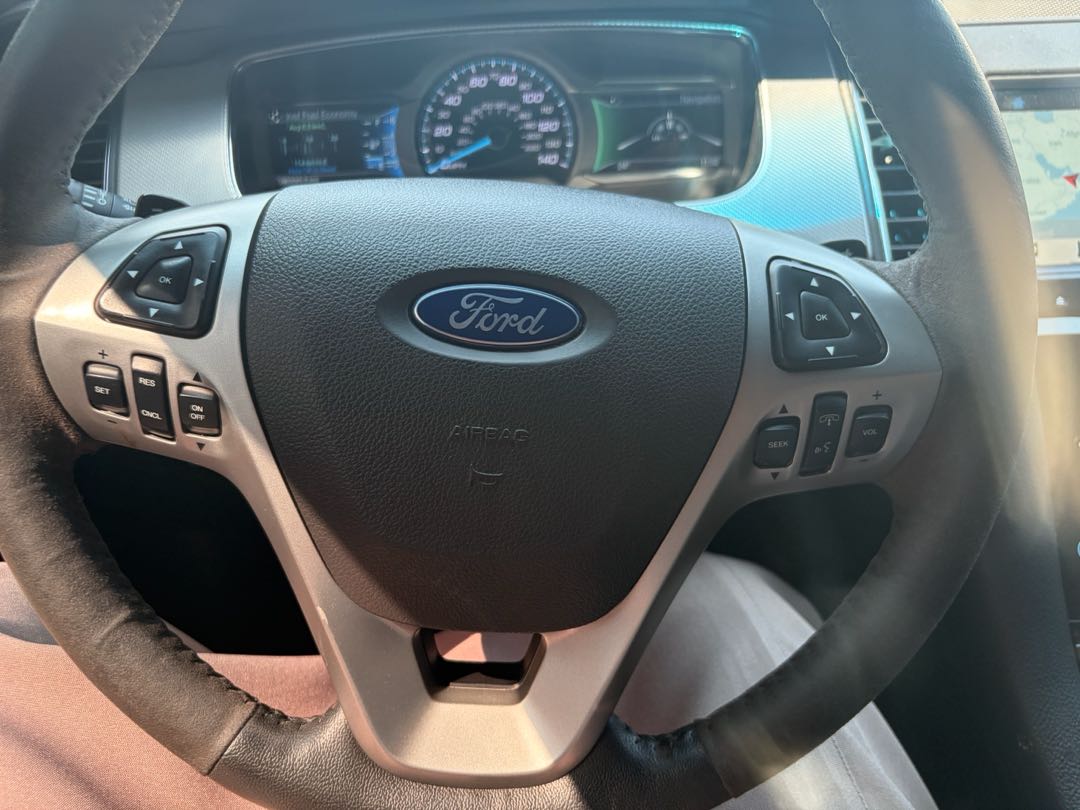 Car Image 2018 FORD TAURUS 