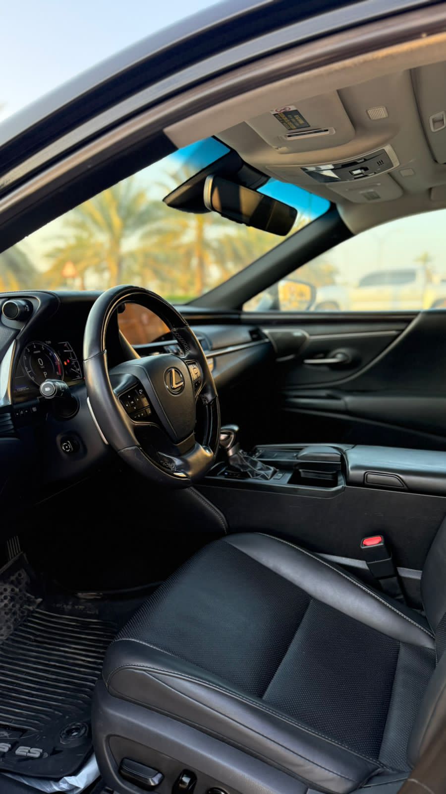 Car Image 2019 LEXUS ES 350
