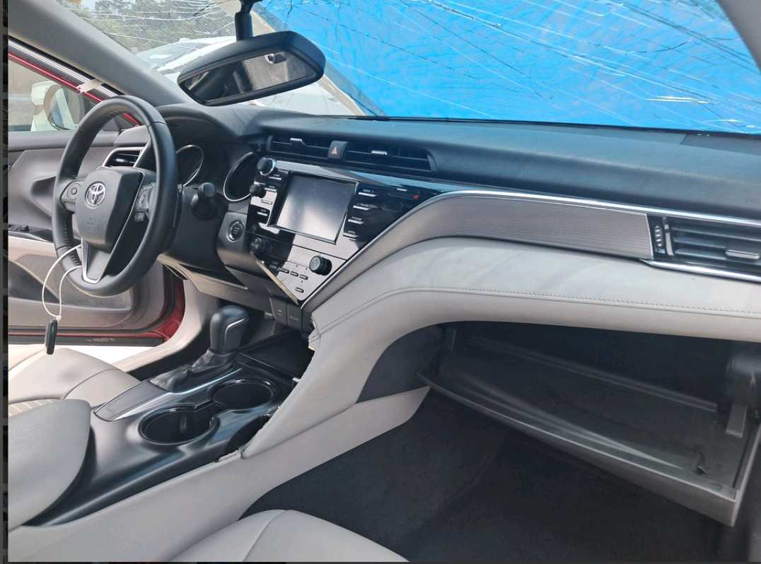 Car Image 2018 TOYOTA CAMRY
