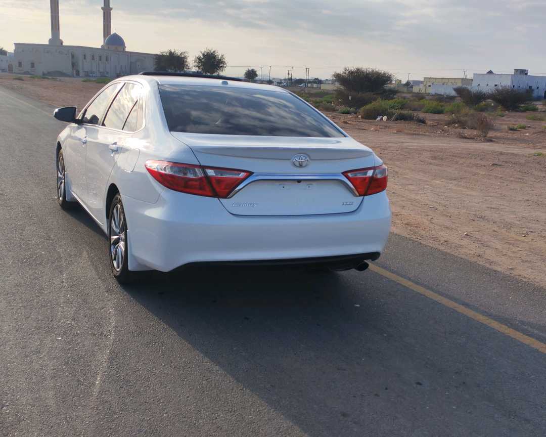 Car Image 2017 TOYOTA CAMRY XLE