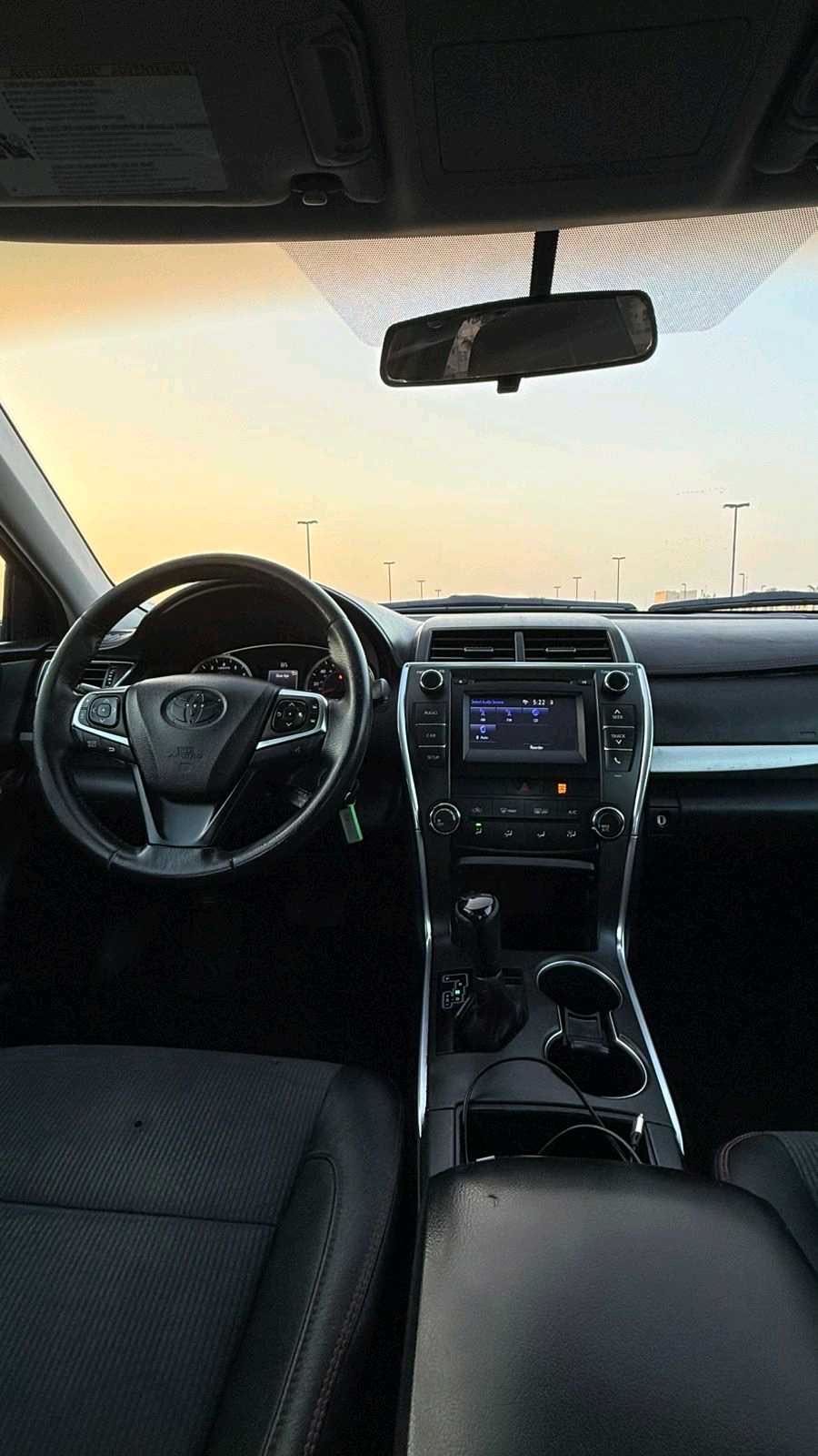 Car Image 2017 TOYOTA CAMRY SE