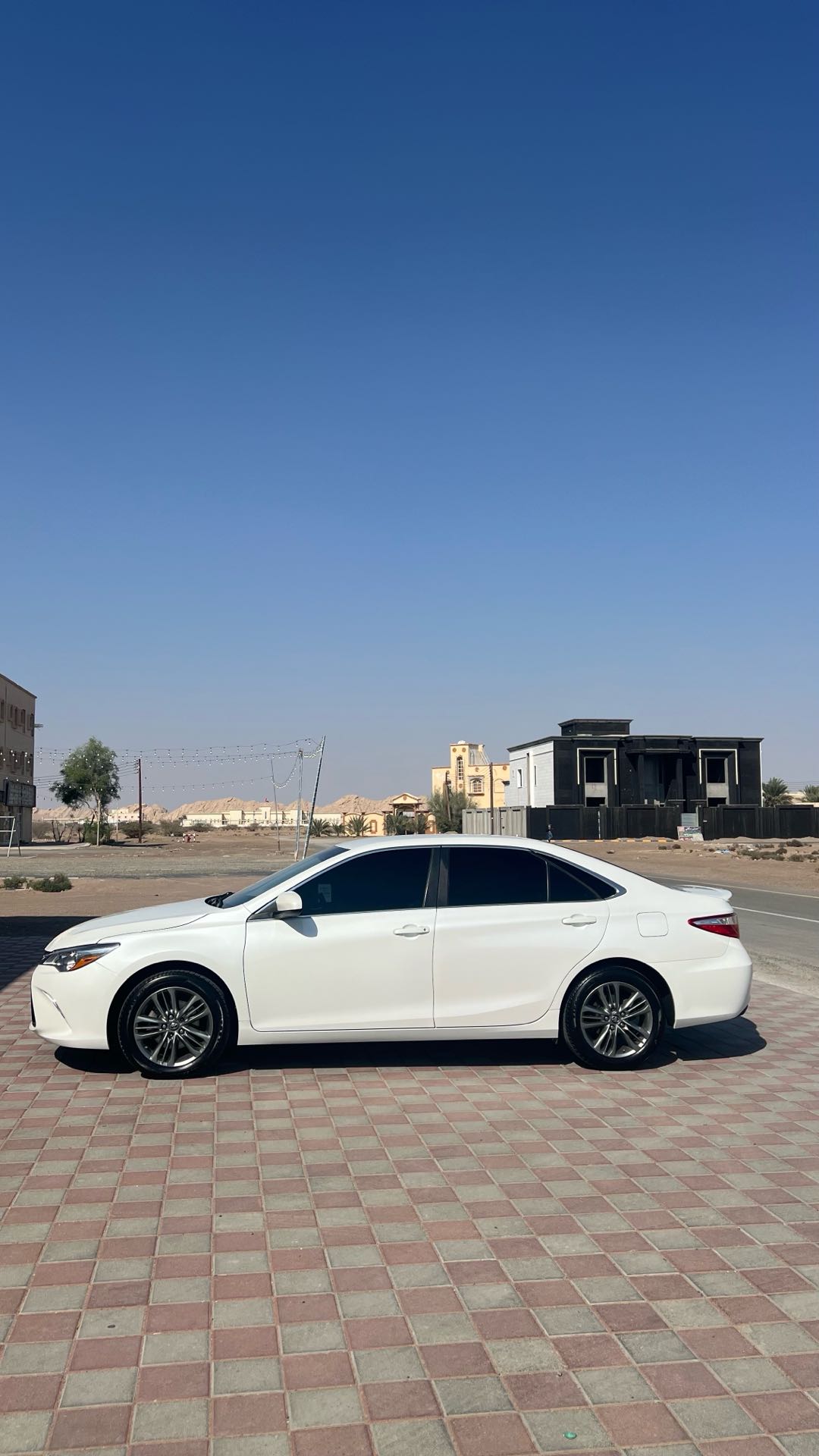 Car Image 2017 TOYOTA CAMRY SE