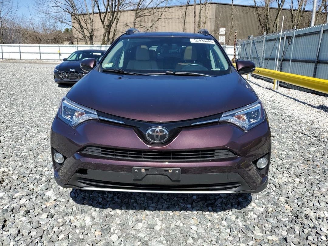 Car Image 2018 TOYOTA RAV4 
