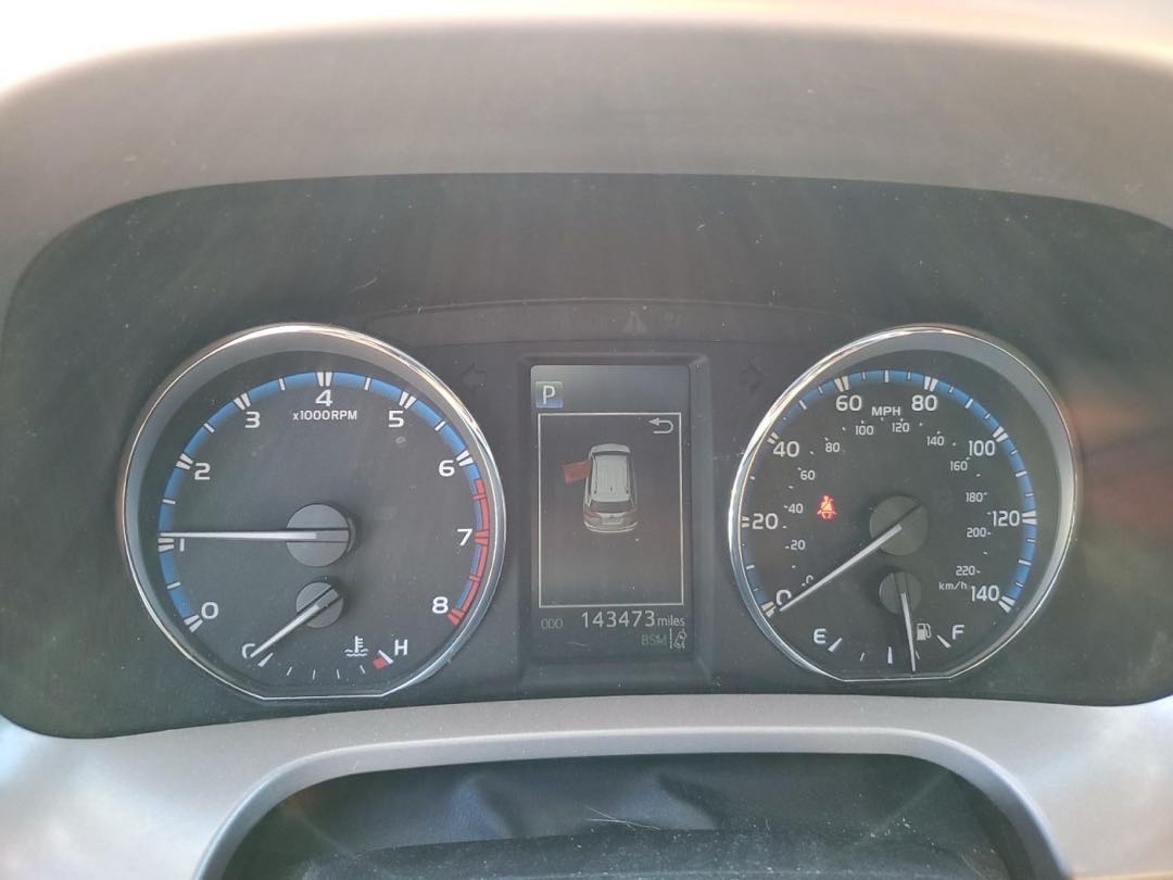 Car Image 2018 TOYOTA RAV4 