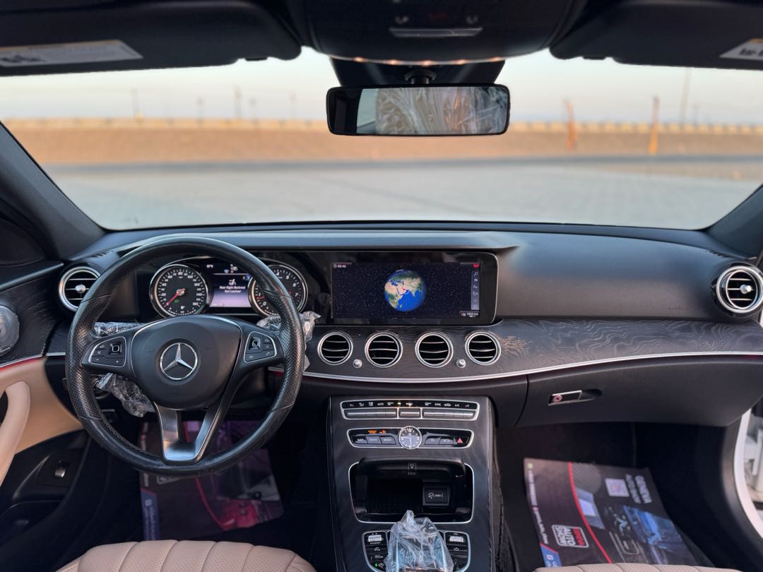 Car Image 2018 MERCEDES E Class 300