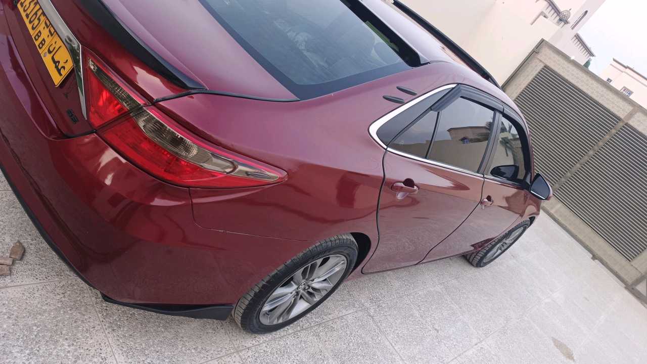 Car Image 2017 TOYOTA CAMRY SE