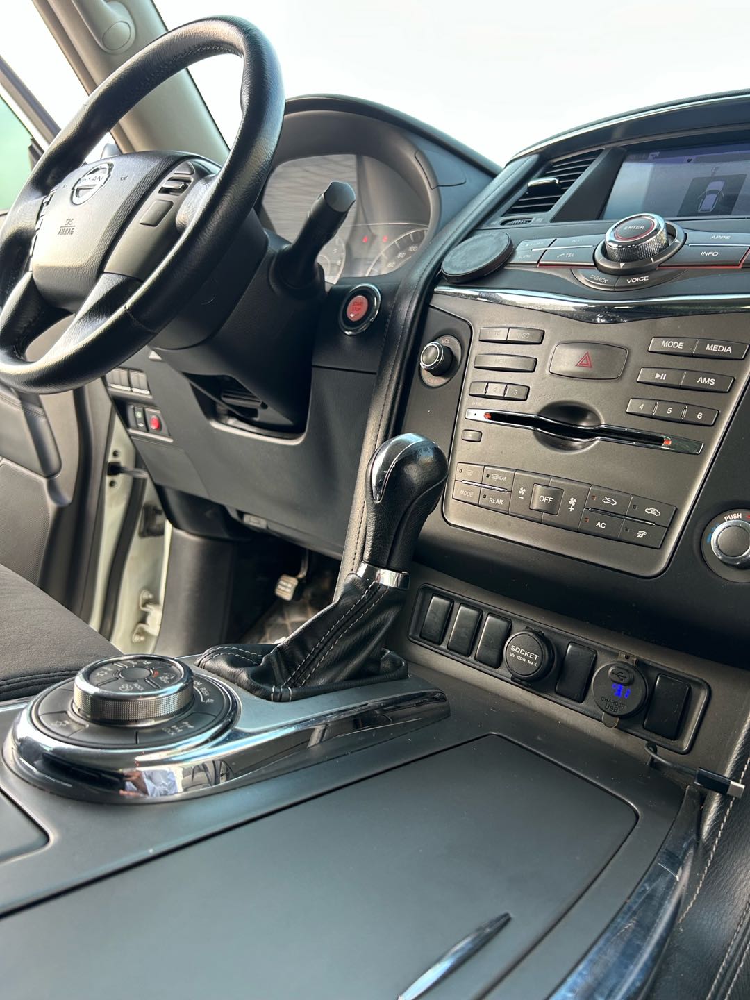 Car Image 2014 NISSAN PATROL 