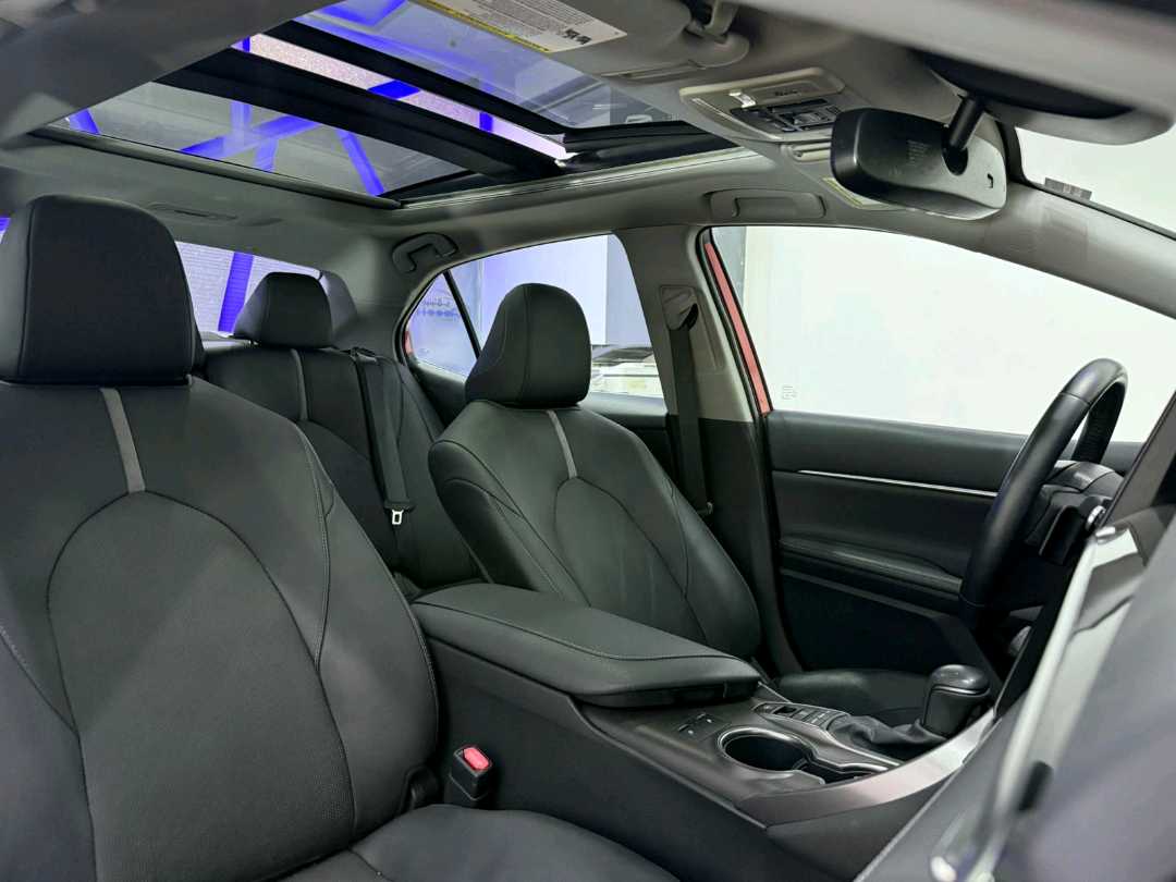 Car Image 2021 TOYOTA CAMRY XSE