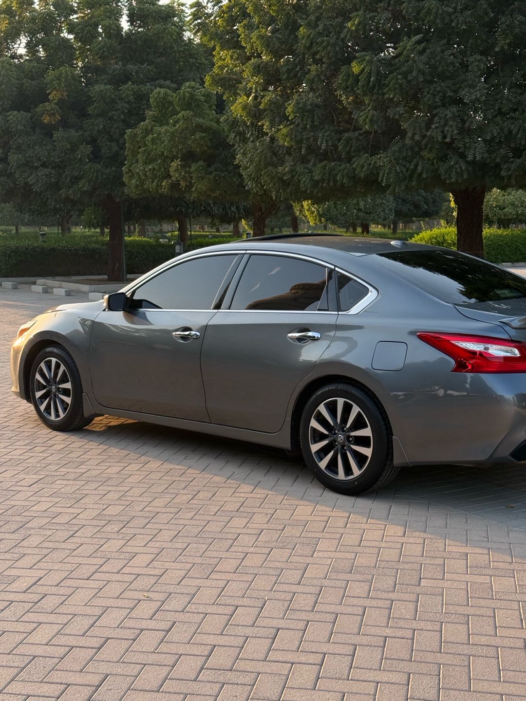 Car Image 2017 NISSAN ALTIMA SV