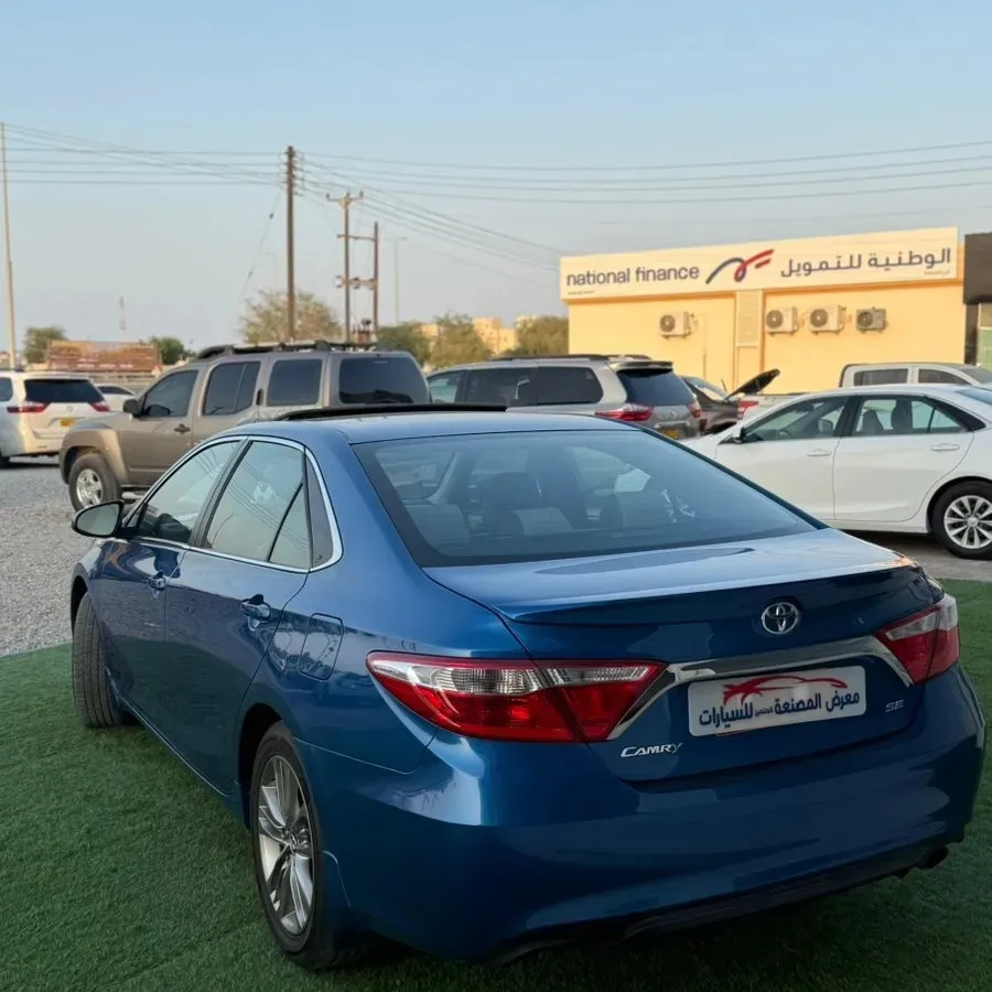 Car Image 2017 TOYOTA CAMRY SE