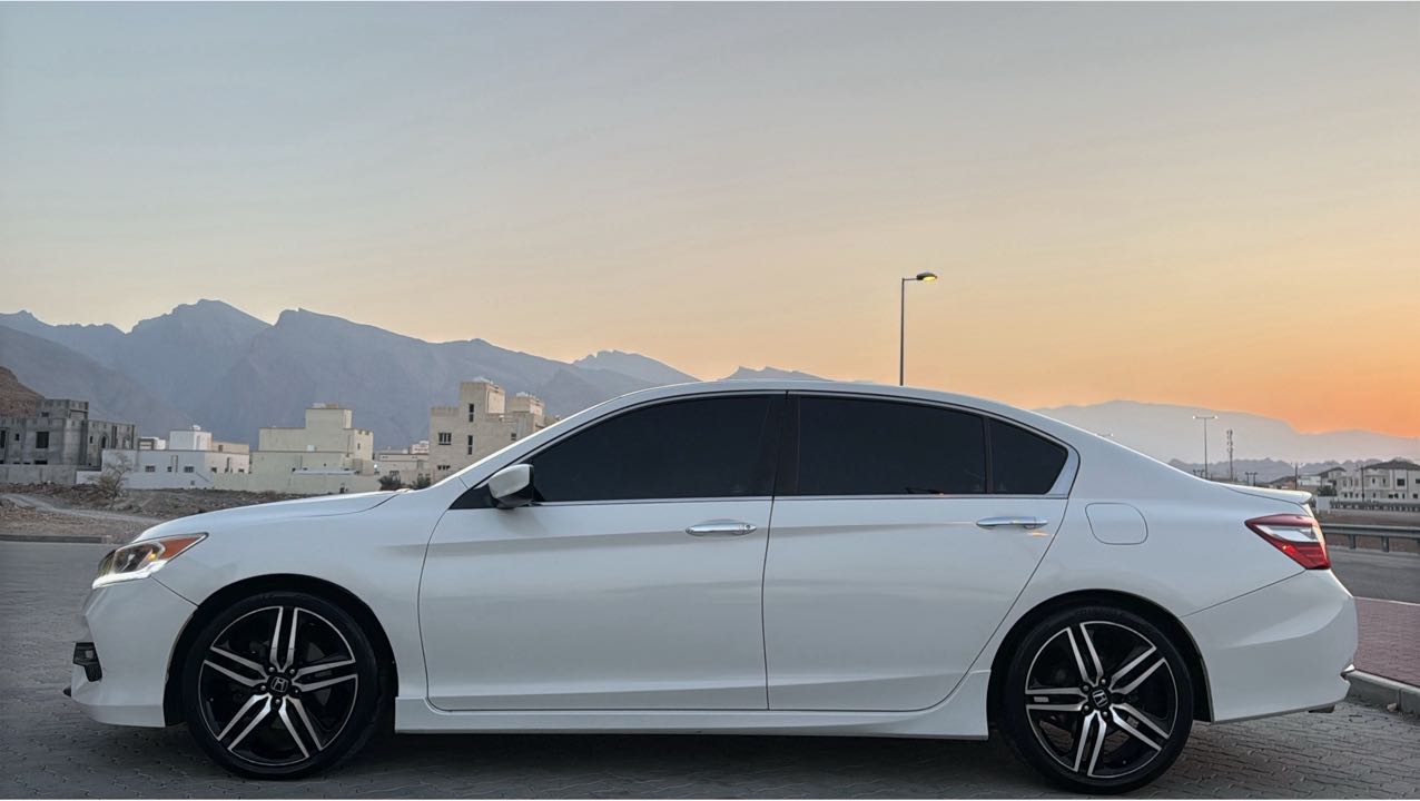 Car Image 2017 HONDA ACCORD SPORT