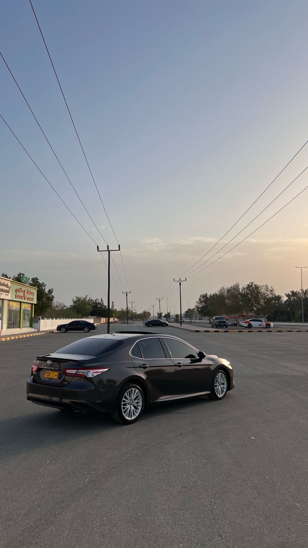 Car Image 2018 TOYOTA CAMRY XLE