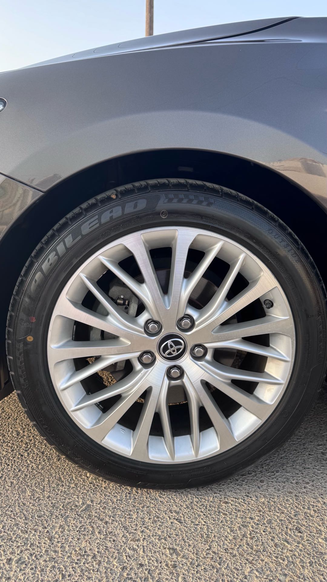 Car Image 2018 TOYOTA CAMRY XLE