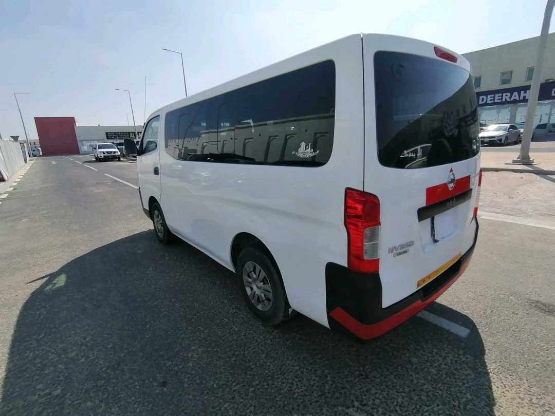 Car Image 2016 NISSAN URVAN 