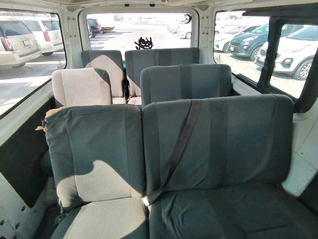 Car Image 2016 NISSAN URVAN 