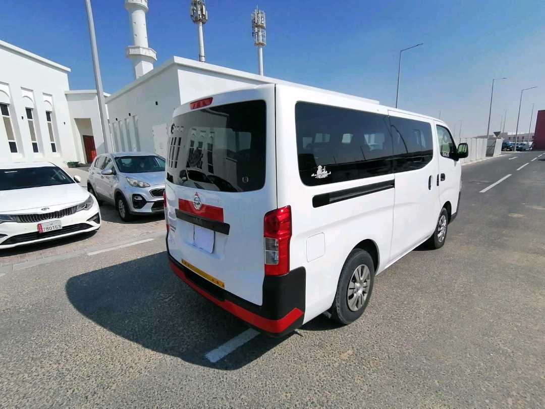 Car Image 2016 NISSAN URVAN 