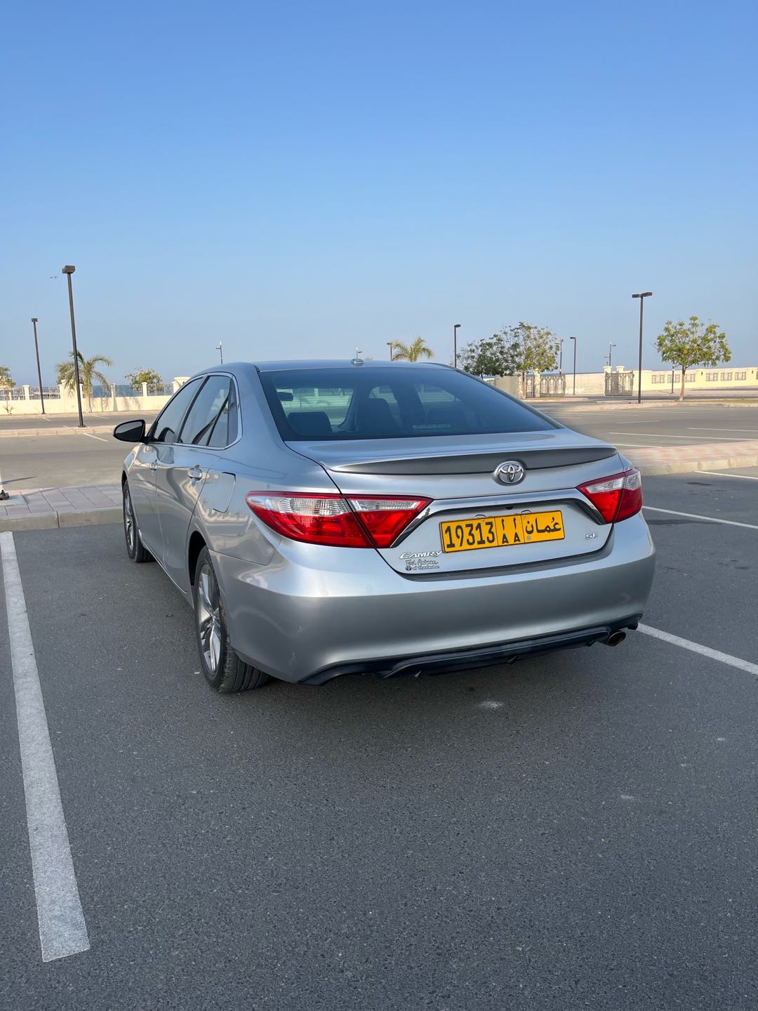 Car Image 2016 TOYOTA CAMRY SE