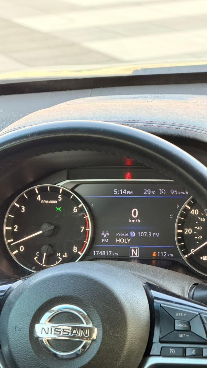 Car Image 2019 NISSAN ALTIMA SR