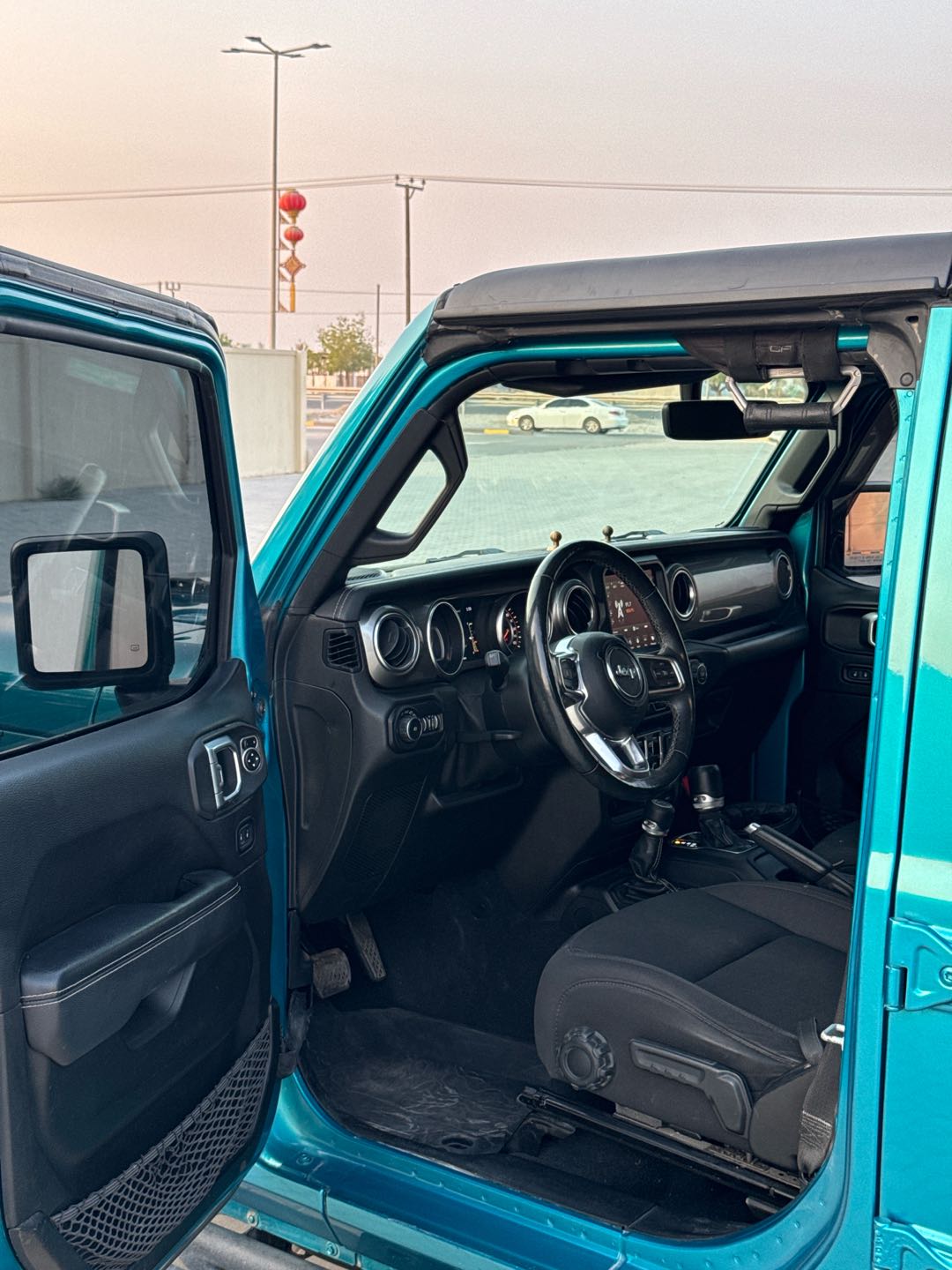 Car Image 2019 JEEP WRANGLER SAHARA