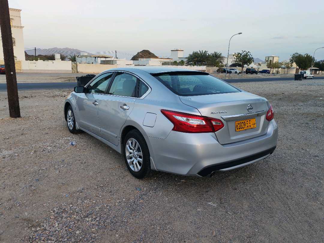 Car Image 2017 NISSAN ALTIMA S