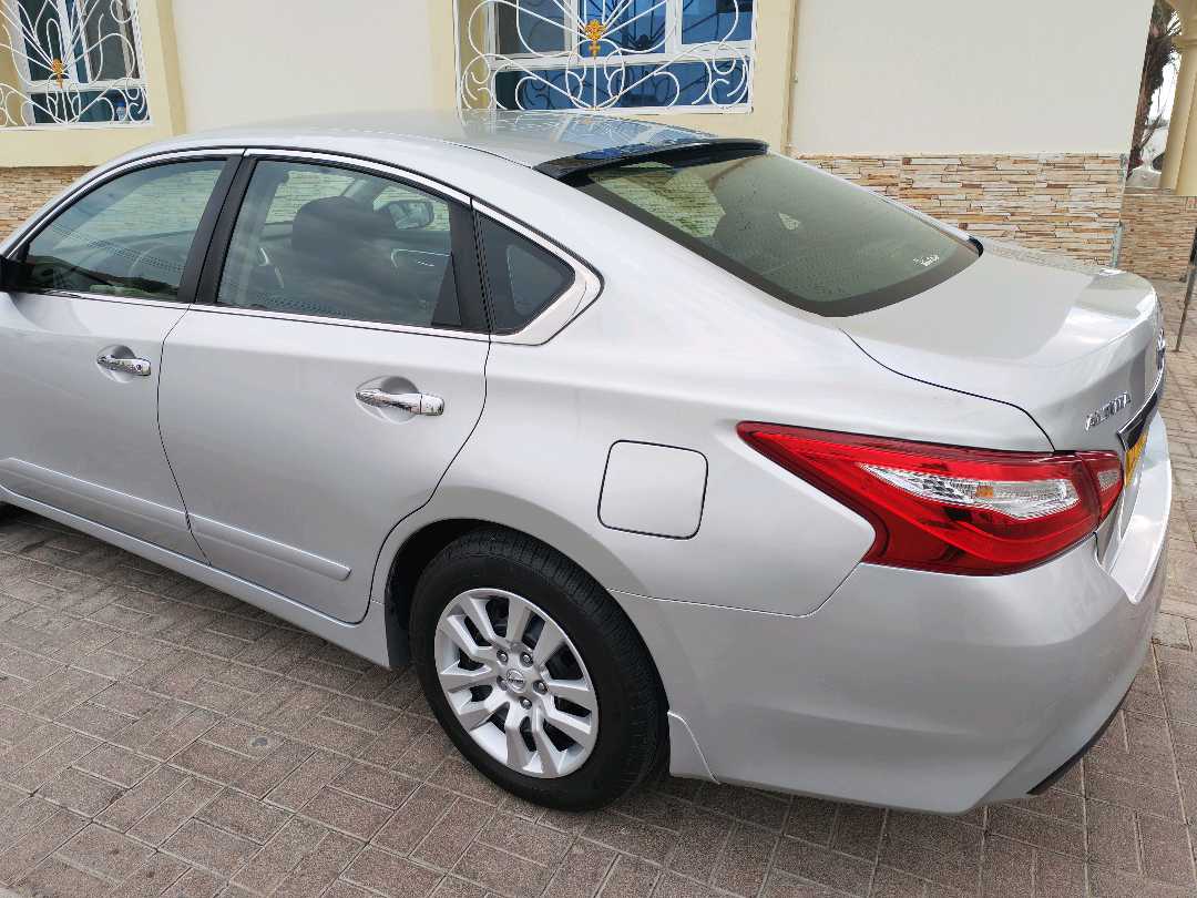 Car Image 2017 NISSAN ALTIMA S