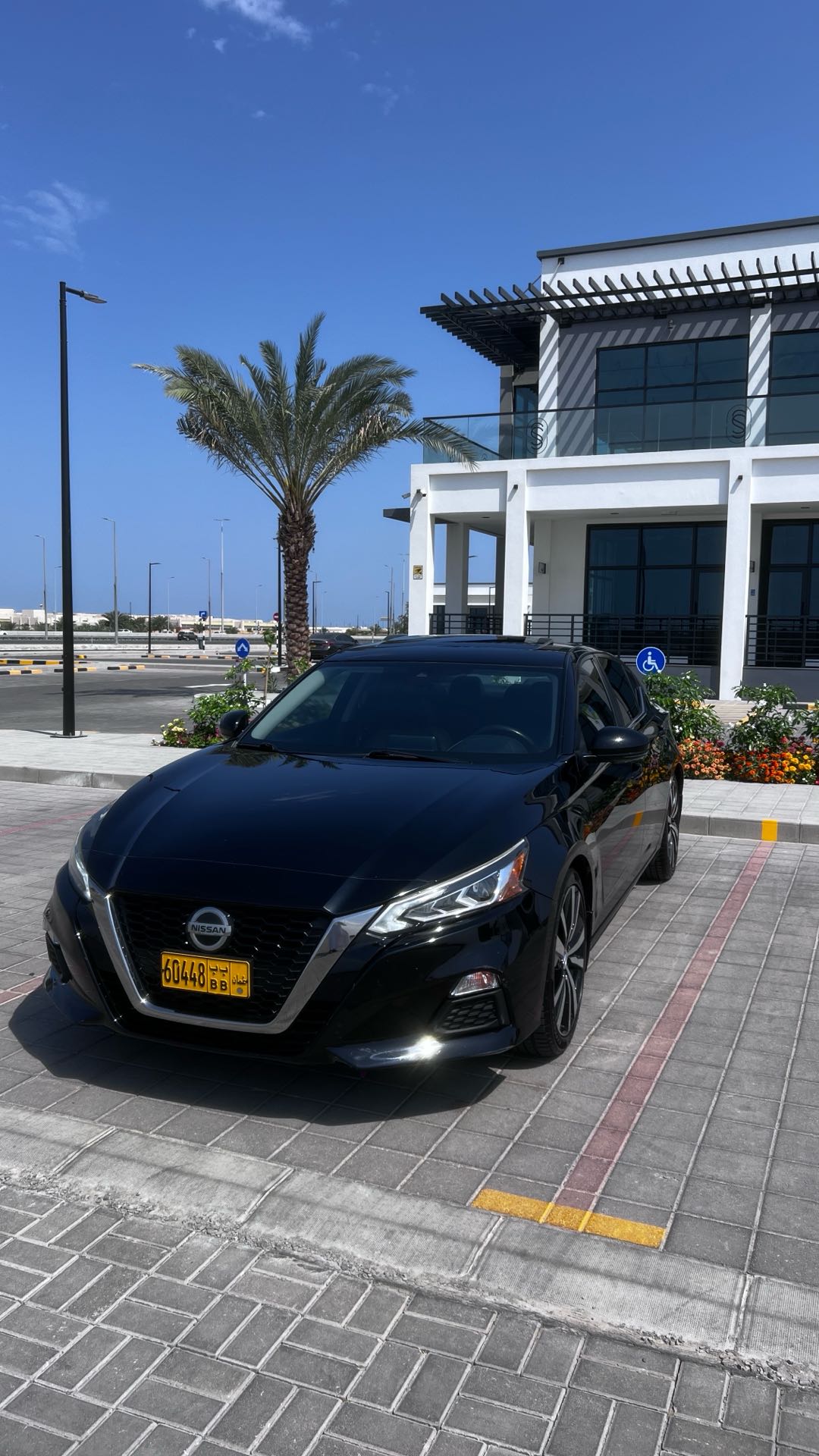 Car Image 2020 NISSAN ALTIMA SR