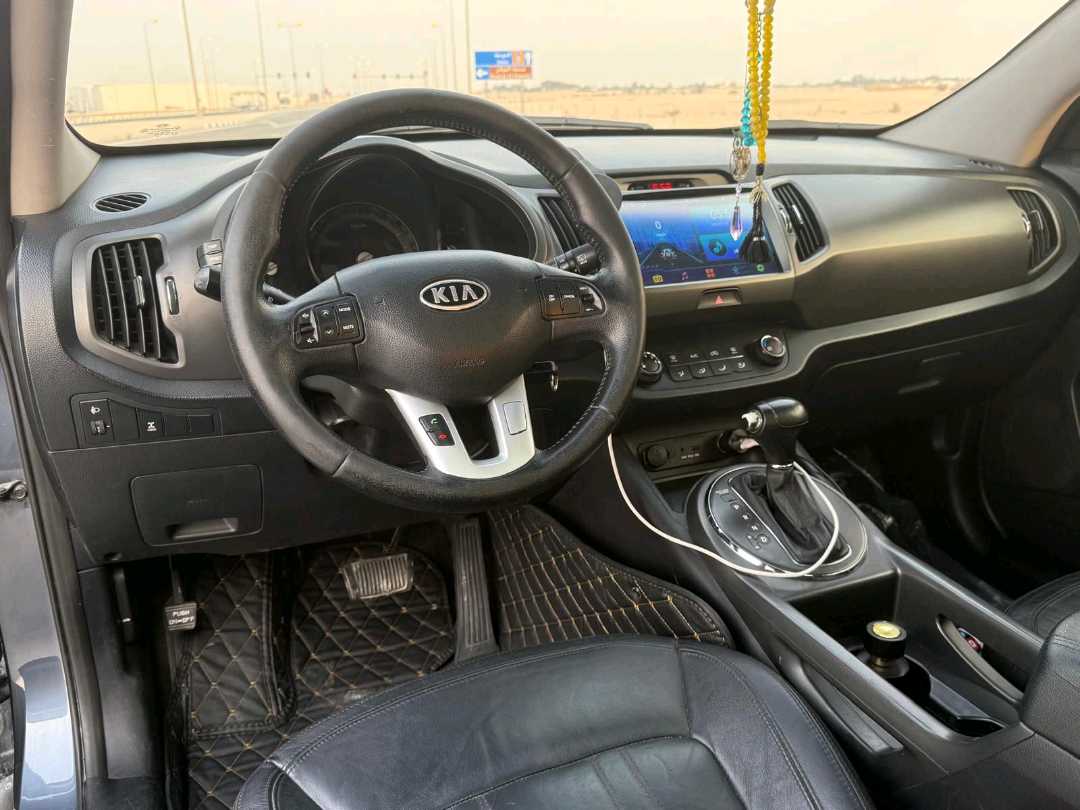Car Image 2012 Kia SPORTAGE 