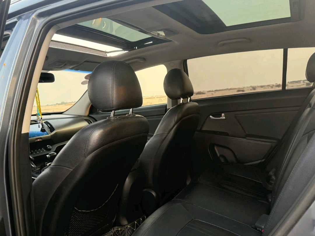 Car Image 2012 Kia SPORTAGE 