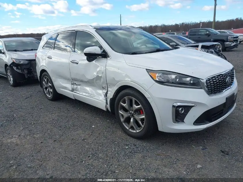 Car Image 2019 KIA SORENTO