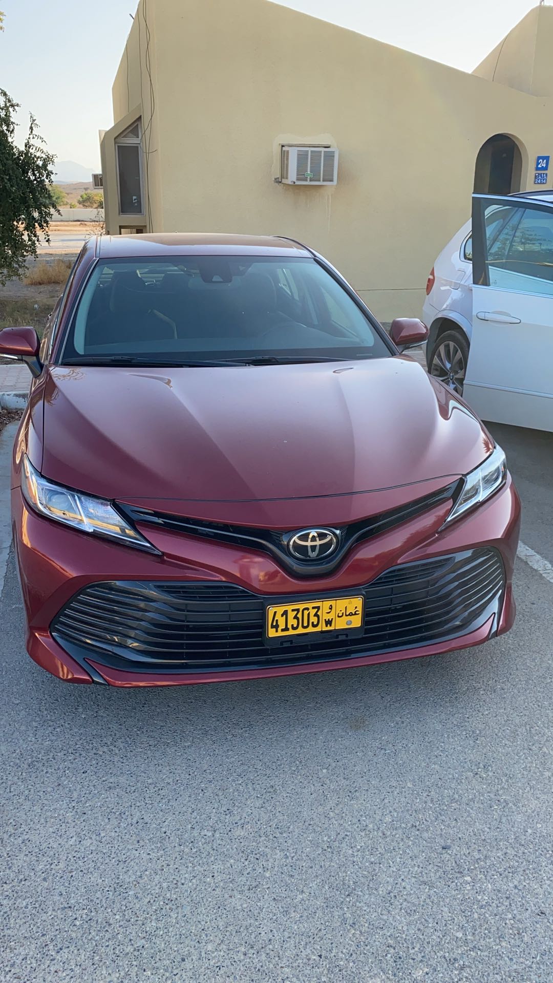 Car Image 2019 TOYOTA CAMRY LE
