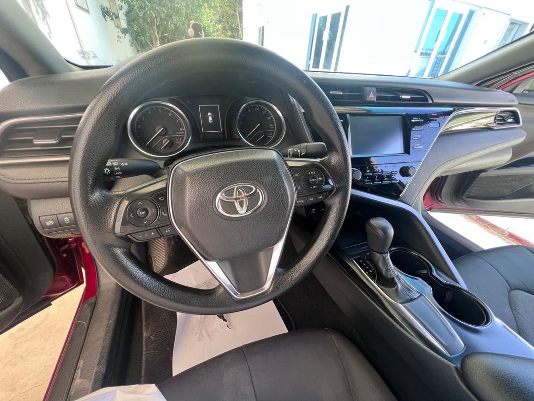 Car Image 2019 TOYOTA CAMRY LE