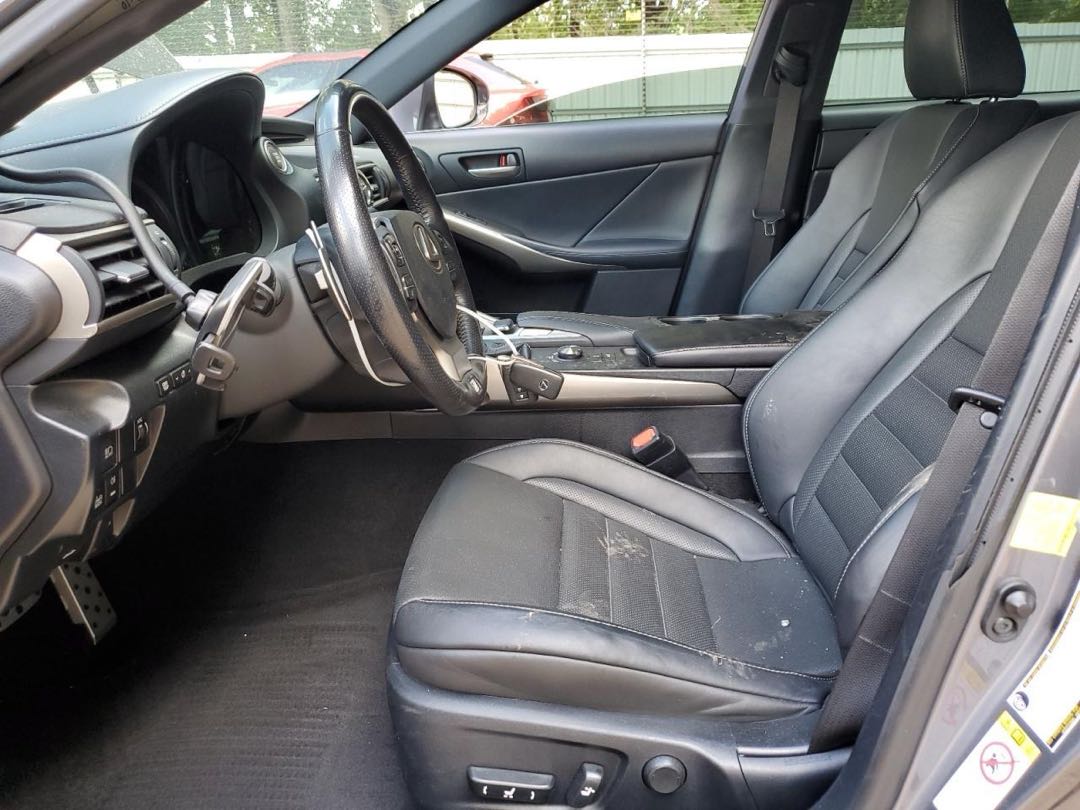 Car Image 2017 LEXUS IS