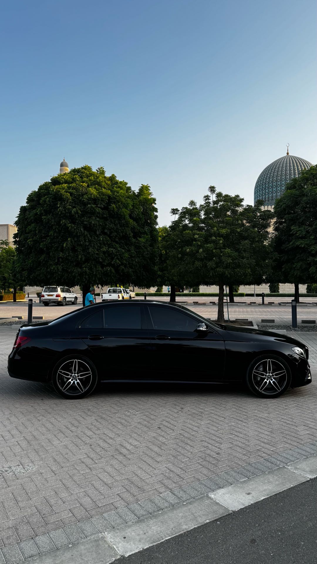 Car Image 2019 MERCEDES E Class 300