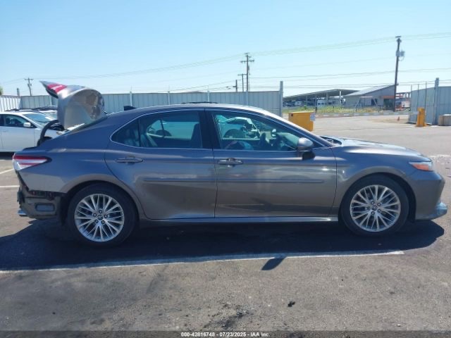 Car Image 2018 TOYOTA CAMRY