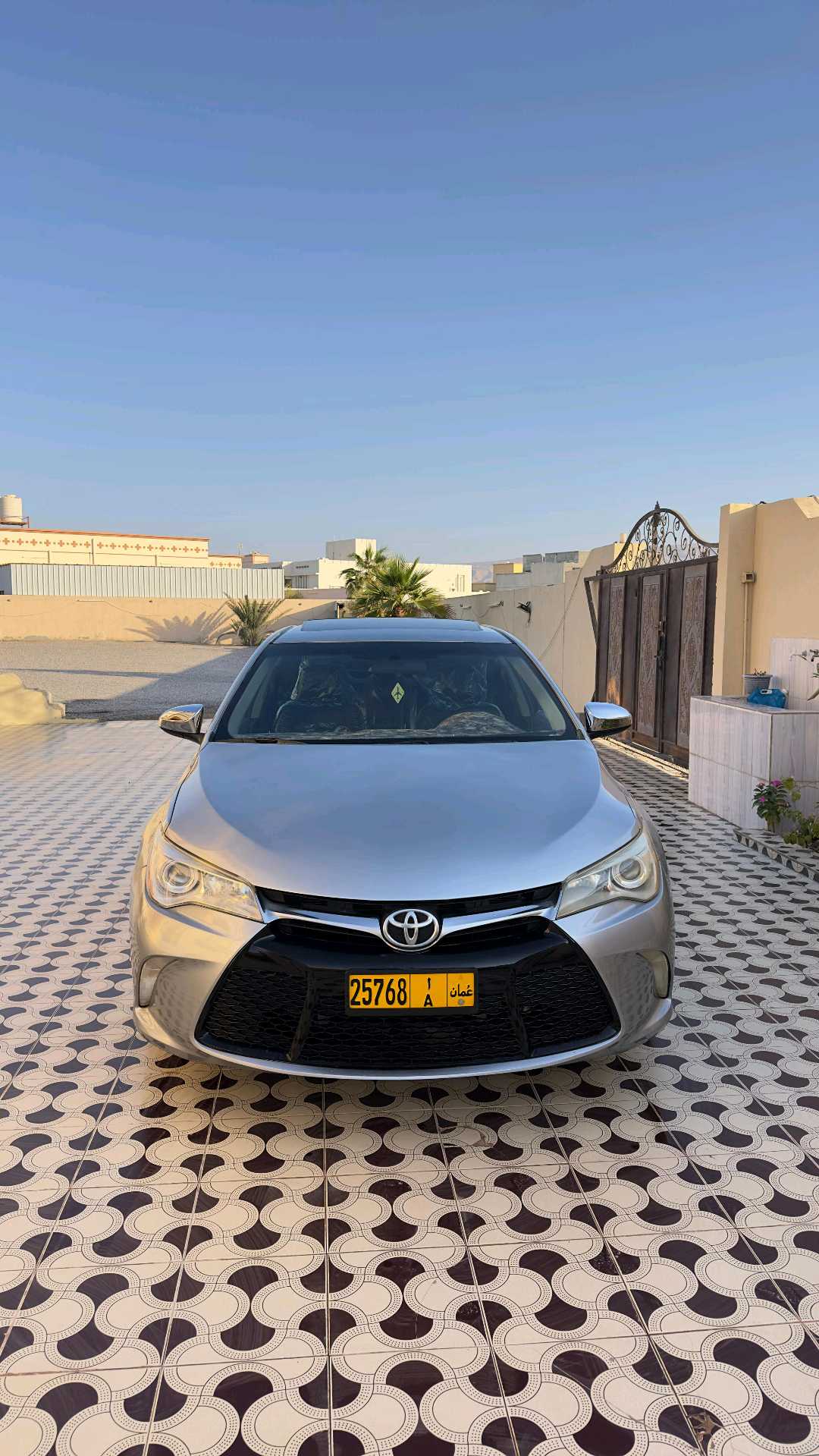 Car Image 2015 TOYOTA CAMRY SE