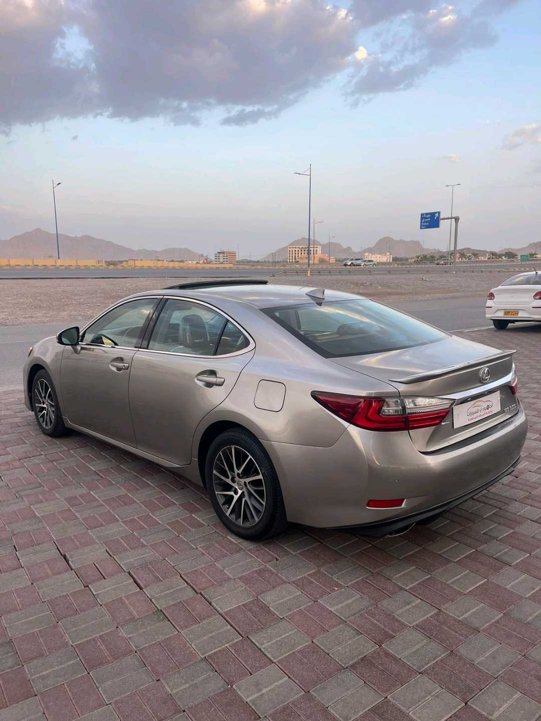 Car Image 2017 LEXUS ES 350