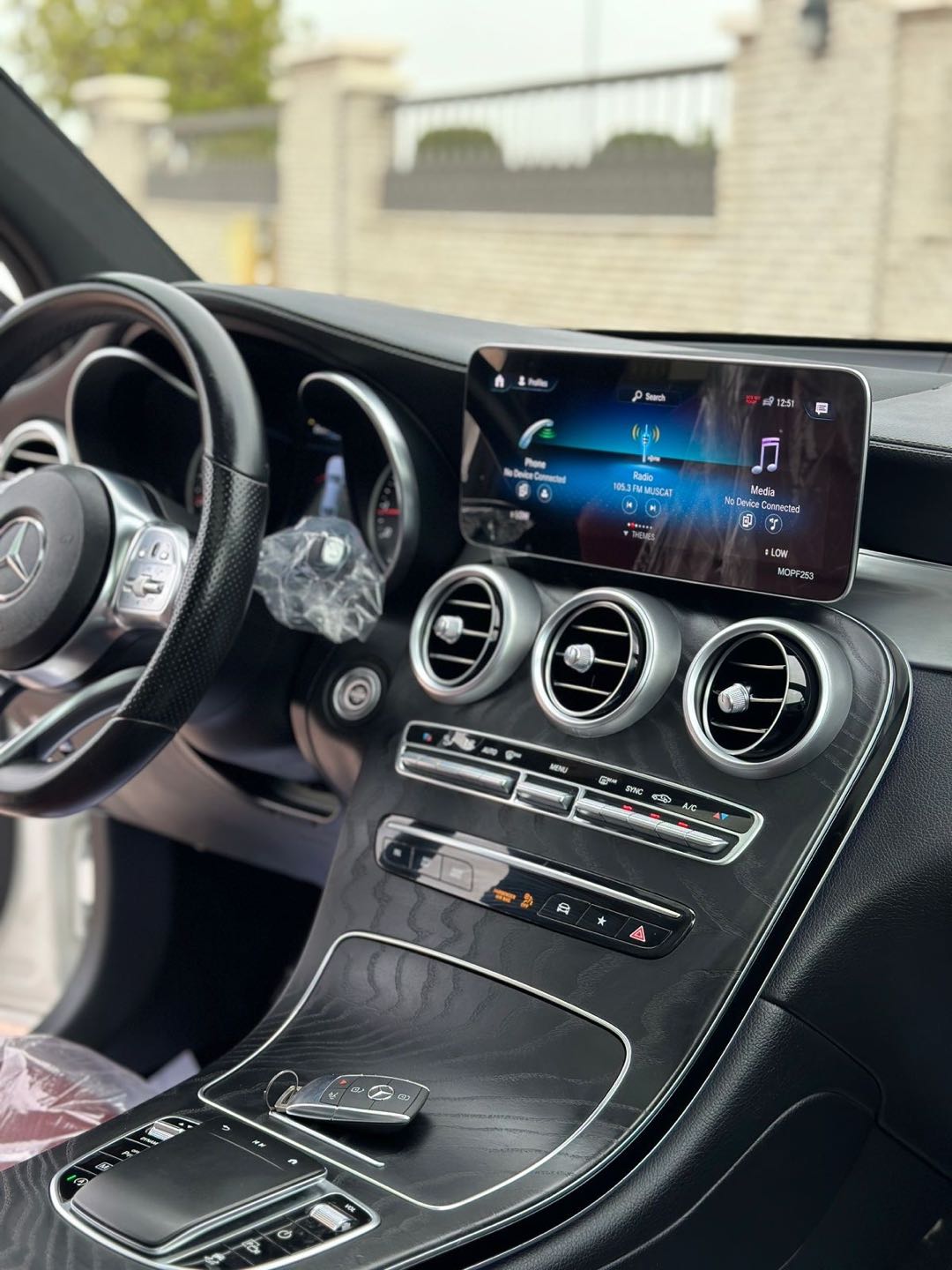 Car Image 2022 MERCEDES GLC CLASS 