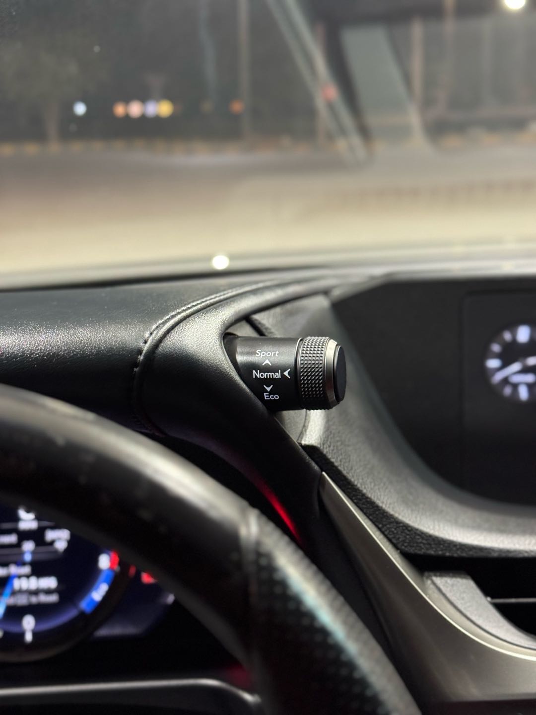 Car Image 2019 LEXUS ES F350