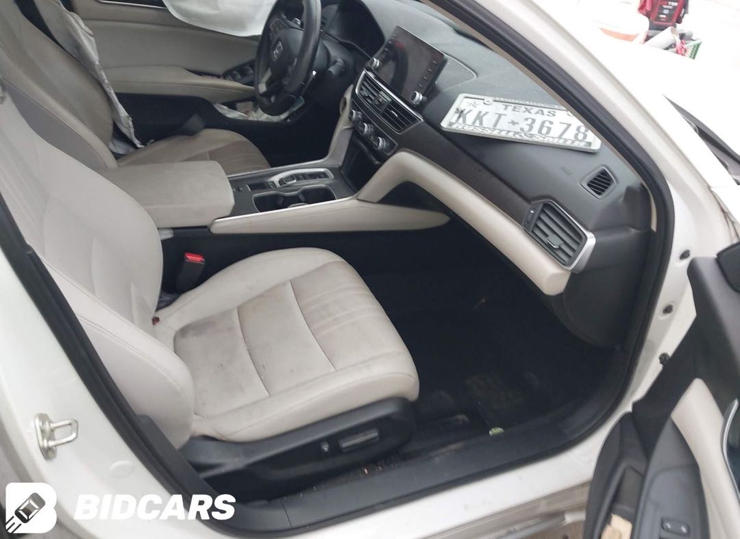 Car Image 2018 HONDA ACCORD