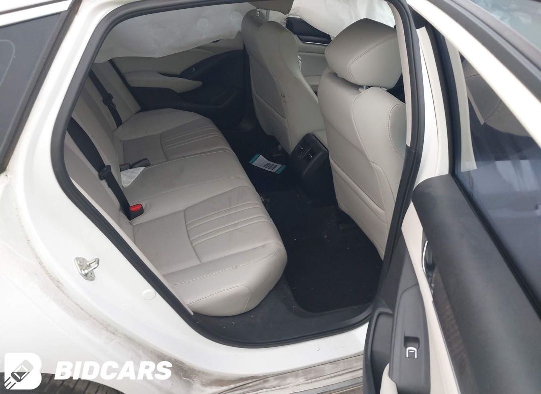 Car Image 2018 HONDA ACCORD