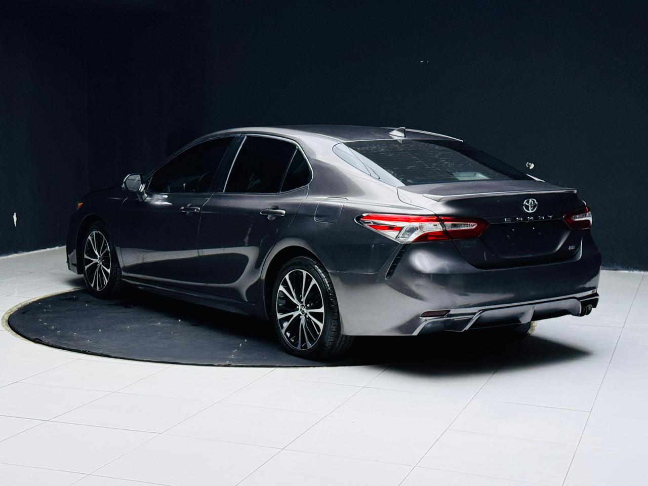 Car Image 2020 TOYOTA CAMRY