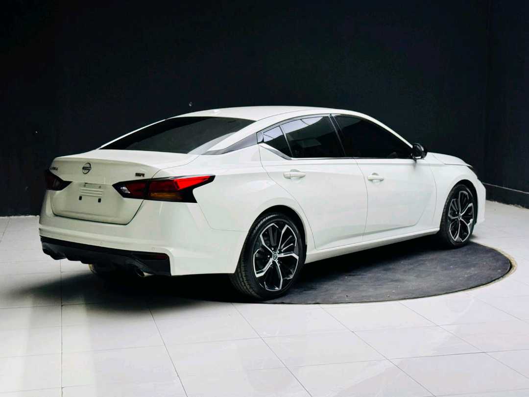 Car Image 2023 NISSAN ALTIMA